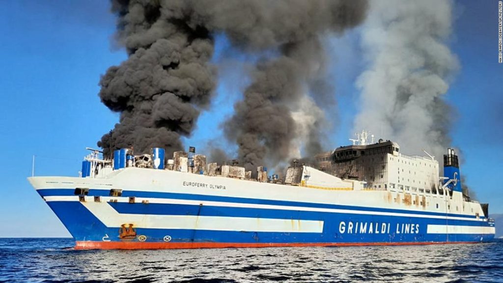 Bei einem Fährbrand in Griechenland sind elf Passagiere ums Leben gekommen