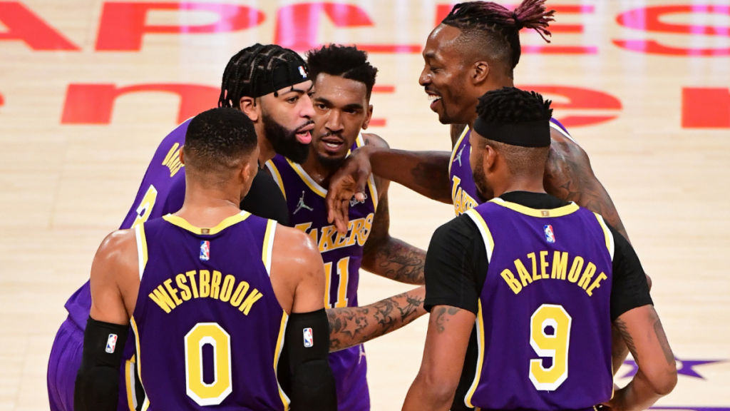 Berichten zufolge waren die Lakers dagegen, das Gehalt zum Handelsschluss hinzuzufügen, und setzten damit einen Trend fort, der im vergangenen Sommer begann
