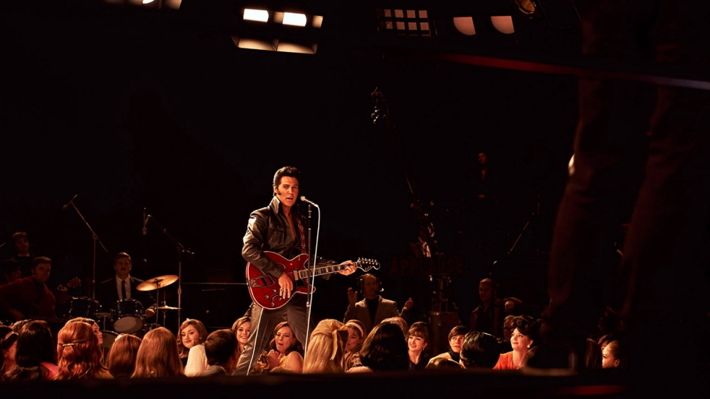 Elvis Trailer Drops mit Austin Butler, der Presley-Klassiker singt - The Hollywood Reporter