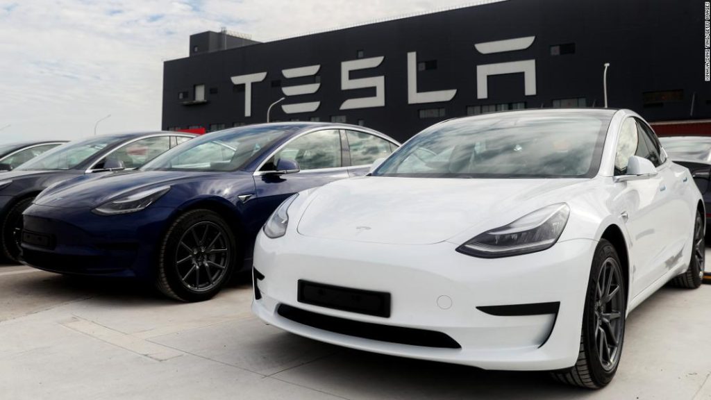 Tesla fällt in der jährlichen Rangliste von Consumer Reports um sieben Punkte ab