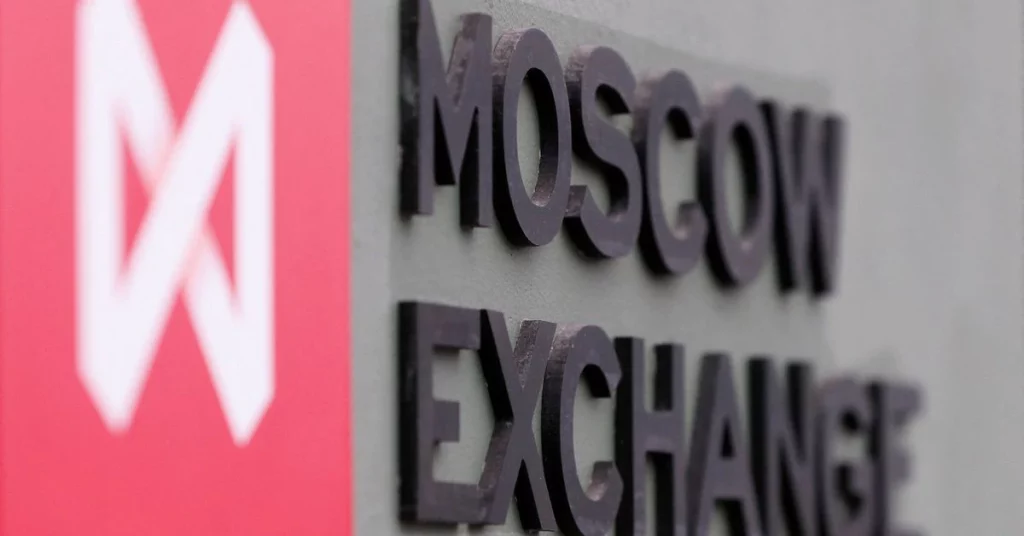 Ausländer dürfen russische Aktien nicht verkaufen, während sich der Markt auf eine begrenzte Wiedereröffnung vorbereitet