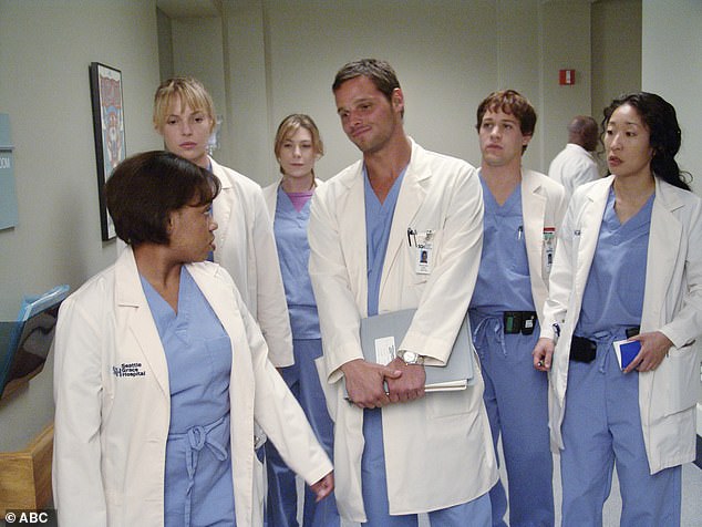 Izzie: Heigl spielte Dr. Izzie Stevens in den ersten sechs Staffeln von Grey's Anatomy, was sie zu einem bekannten Namen machte und ihre Filmkarriere vorantrieb.