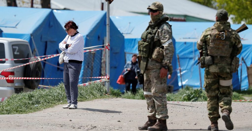 Die Ukraine sagt, alle Frauen und Kinder seien jetzt aus dem Stahlwerk Mariupol evakuiert worden