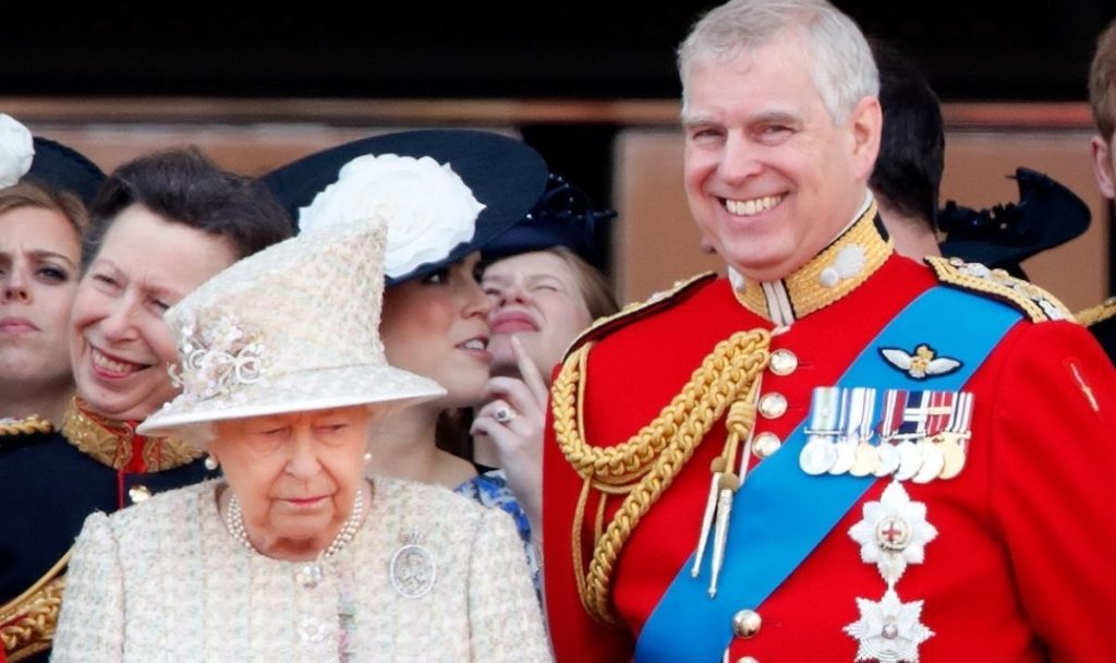 Eine Königin übernimmt eine wichtige Rolle bei der Rettung von Prinz Andrew aus der Verlegenheit |  Königlich |  Nachricht