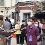 Lockdown in Shanghai: Einwohner fordern Freilassung, manche bekommen sie