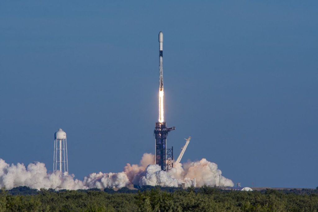 Sehen Sie, wie SpaceX beim 12. Flug am Freitag eine Falcon 9-Rakete startet