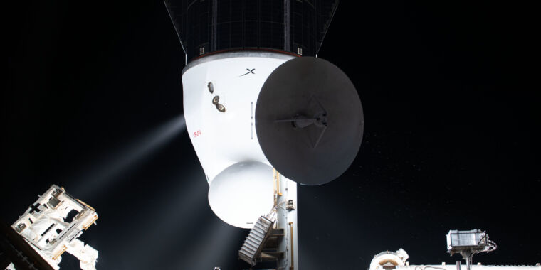 Die NASA und SpaceX verzichten auf den Start von Dragon, um das Hydrazinproblem zu untersuchen
