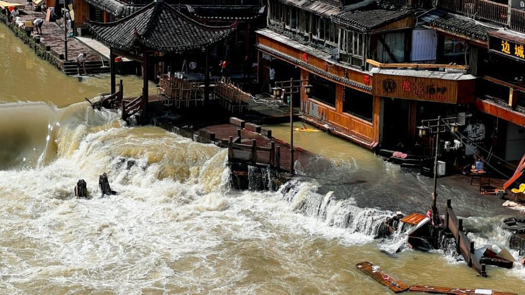 Schwere Regenfälle töten Dutzende in Südchina, da der Klimawandel die Überschwemmungszeiten verstärkt