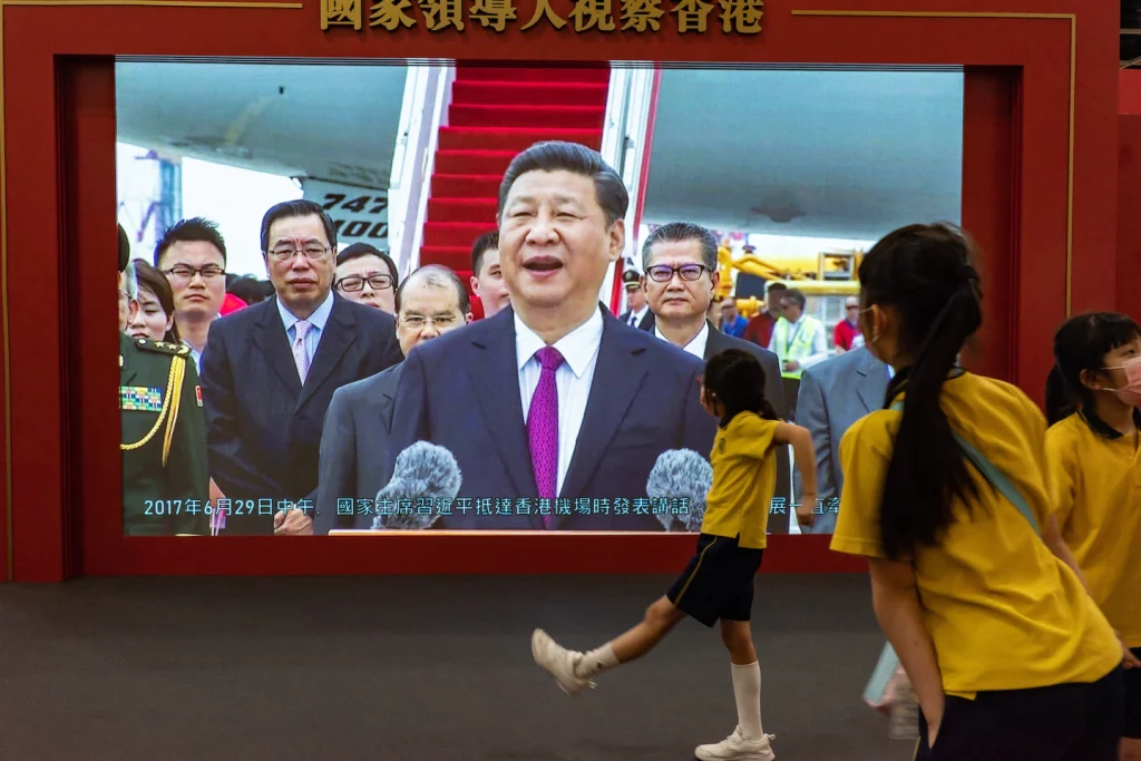Der Chinese Xi Jinping besucht Hongkong, um den Jahrestag der Übergabe zu begehen