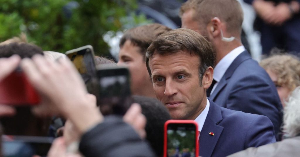 Frankreich droht Stillstand, nachdem Macron das aufgehängte Parlament übergeben hat