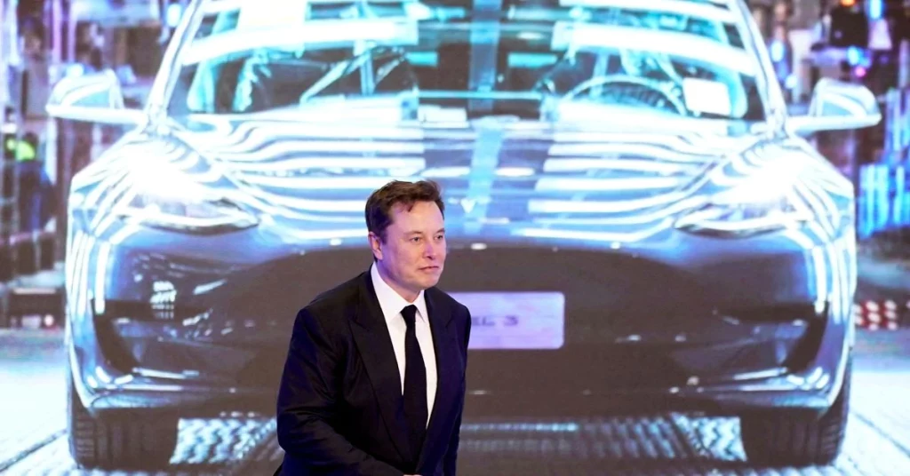 Verkauf von Moschus-Aktien in Tesla Dwarves Twitters Verlust