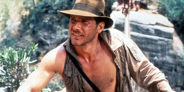 Harrison Ford in einer Szene aus dem Film "Indiana Jones und der Tempel des Todes" 1984. 