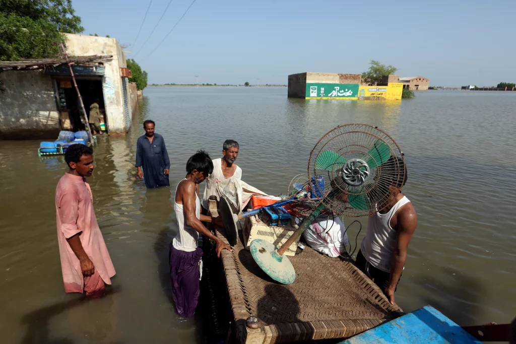 Der Manchar-See in Pakistan bricht an seinen Ufern aus, als sich die Überschwemmungen verschlimmern