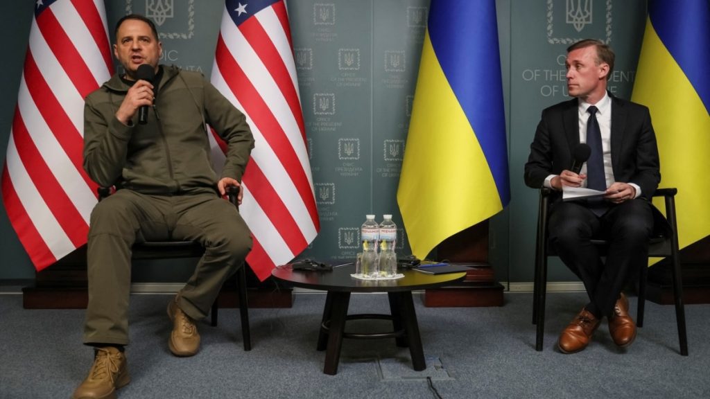 US-Sicherheitsberater bei unangekündigtem Besuch in Kiew sagt, „unerschütterliche“ Unterstützung werde fortgesetzt
