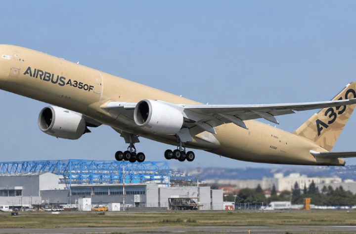 Airbus A350F absolviert Erstflug und fordert Boeing im Frachtmarkt heraus Airbus A350F absolviert Erstflug und fordert Boeing im Frachtmarkt heraus